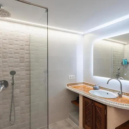 Yourhouse Tries Villa