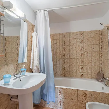 Yourhouse Tries Villa *